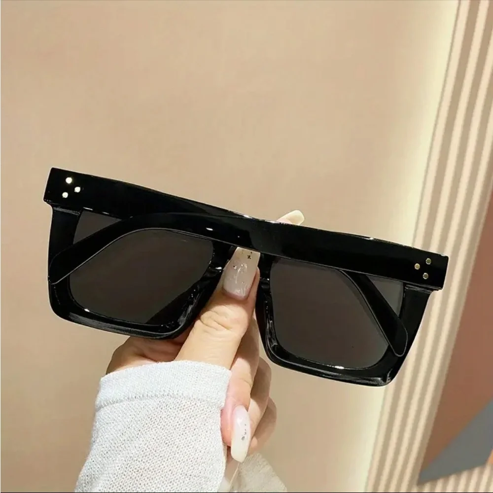 New! Black Chic Square‎ Fashion Sunglasses